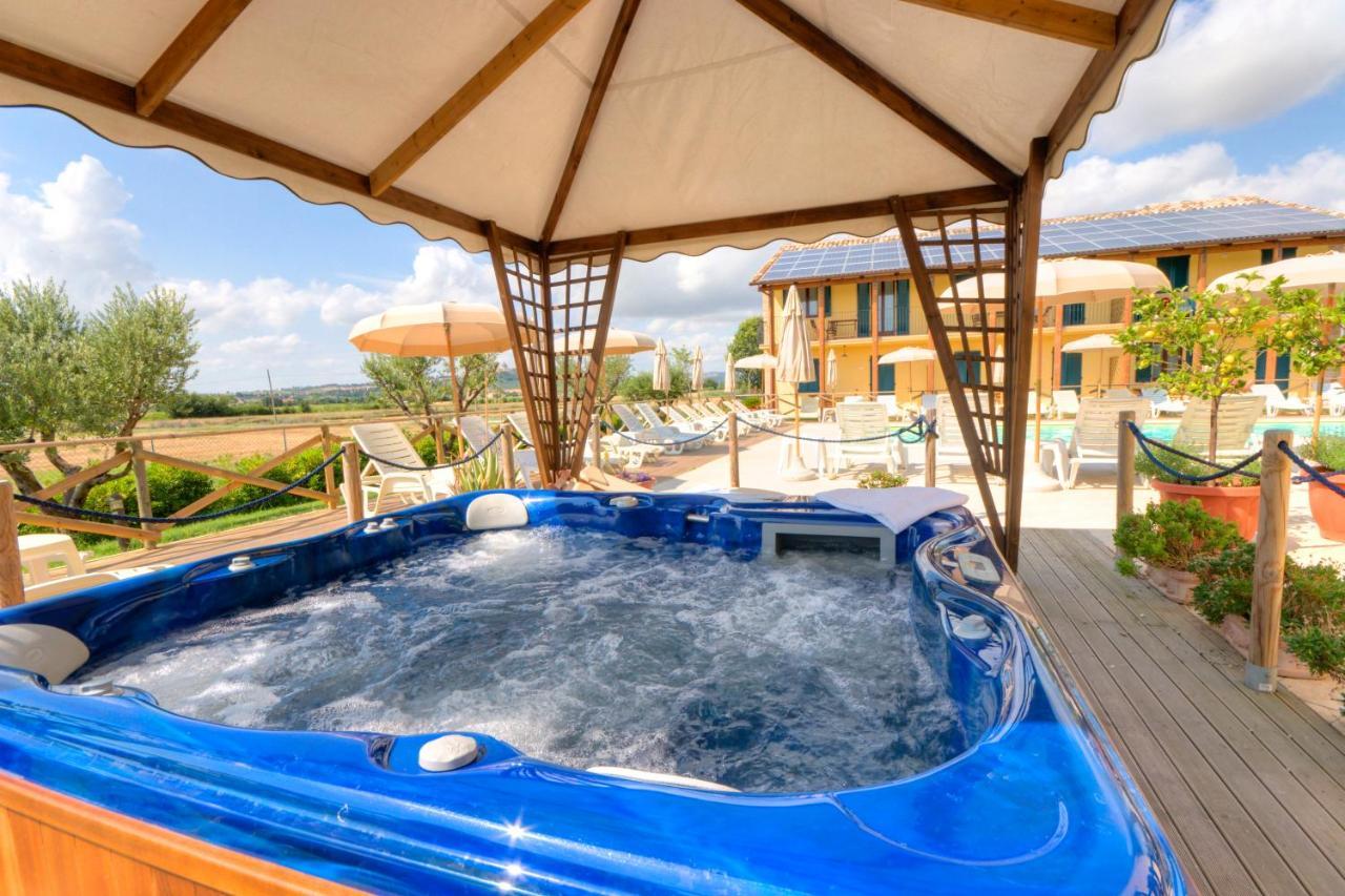 Casale Del Conero Aparthotel Porto Recanati Ngoại thất bức ảnh